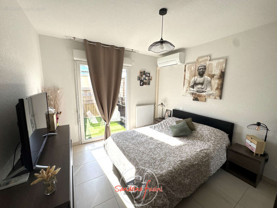 Superbe Appartement 3 pièces au premier et dernier étage avec deux parkings en sous sol. - photo 5