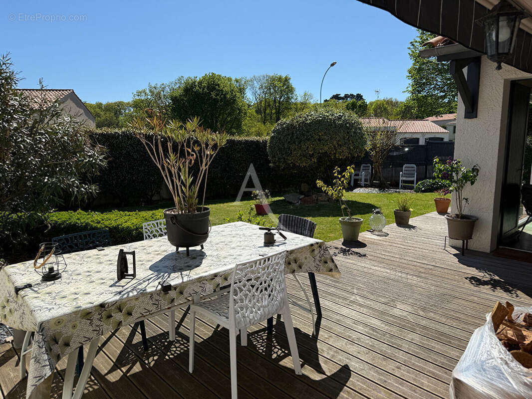 Maison à MOUTIERS-LES-MAUXFAITS