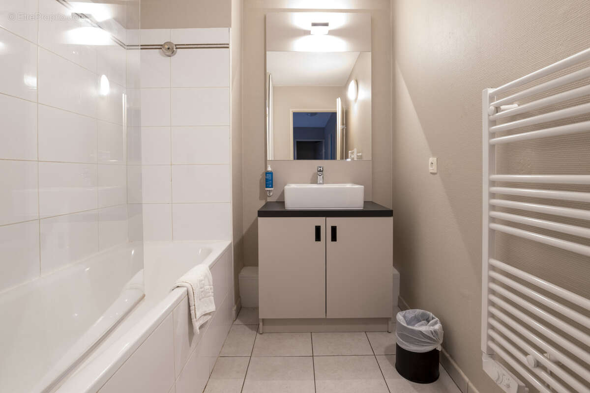 Appartement à SAINT-JEAN-D'ILLAC