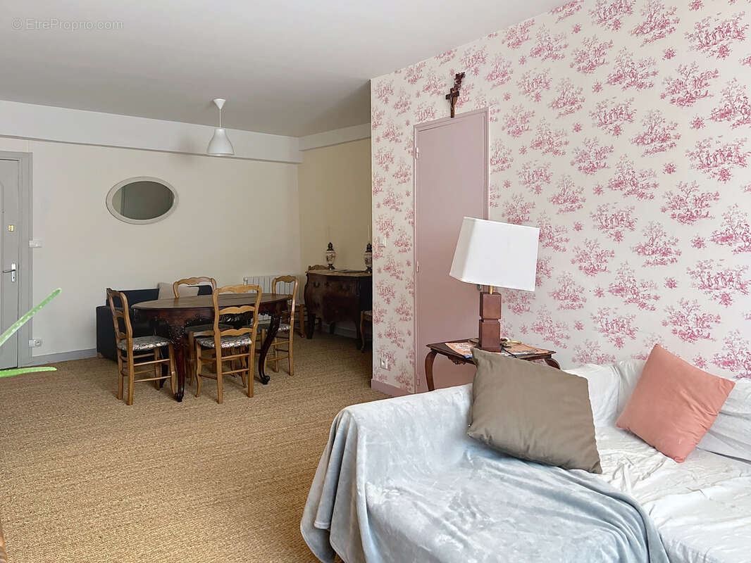 Maison à VILLEDIEU-LES-POELES