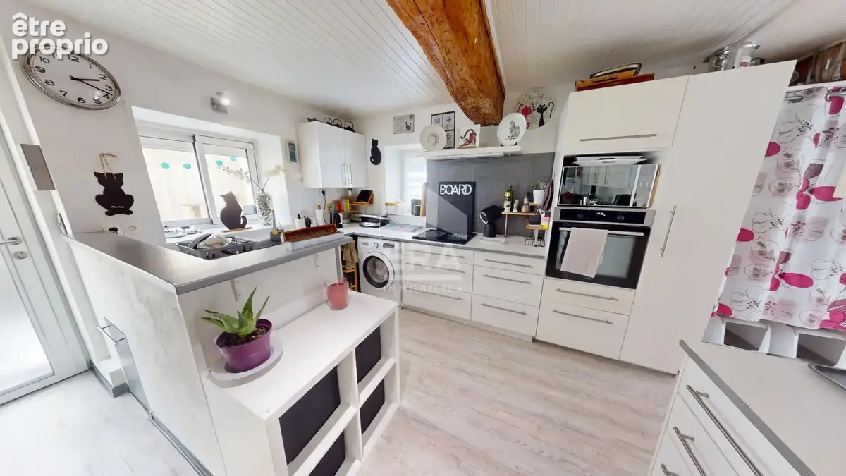Photo Maison à Saint-Maurice-De-Remens au prix de 245 000€