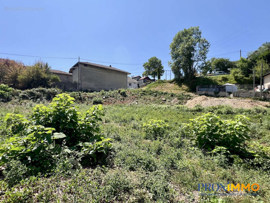 Terrain 1077 m² à Apprieu  - photo 2