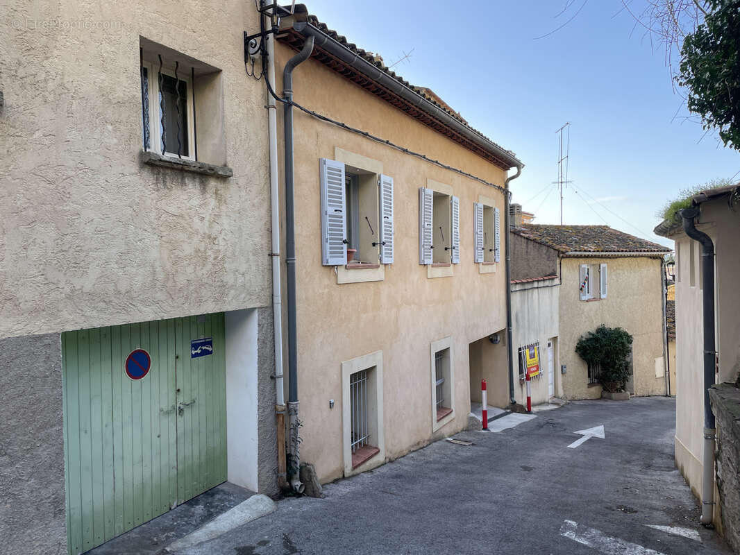 Appartement à BORMES-LES-MIMOSAS