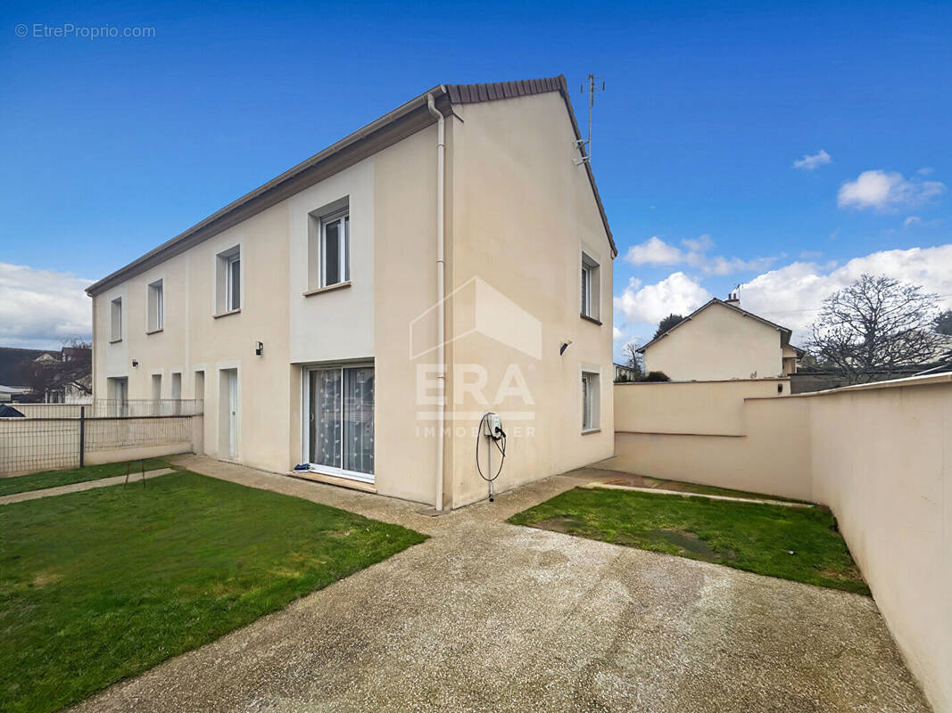 Maison à MORIGNY-CHAMPIGNY