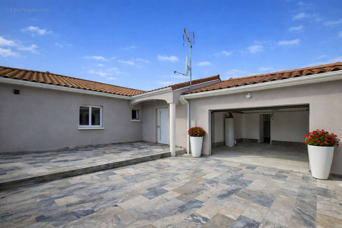 Maison à AGNIN