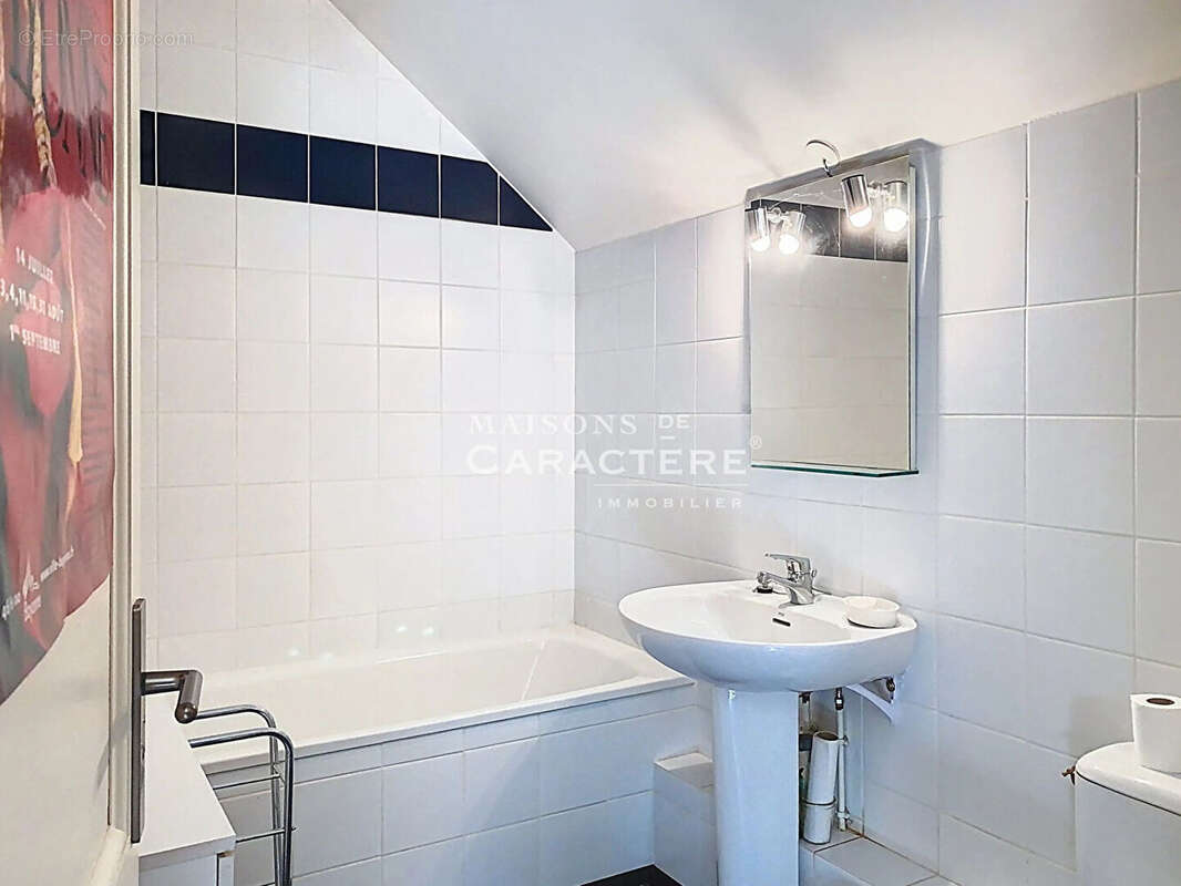 Maison à CRESPIERES