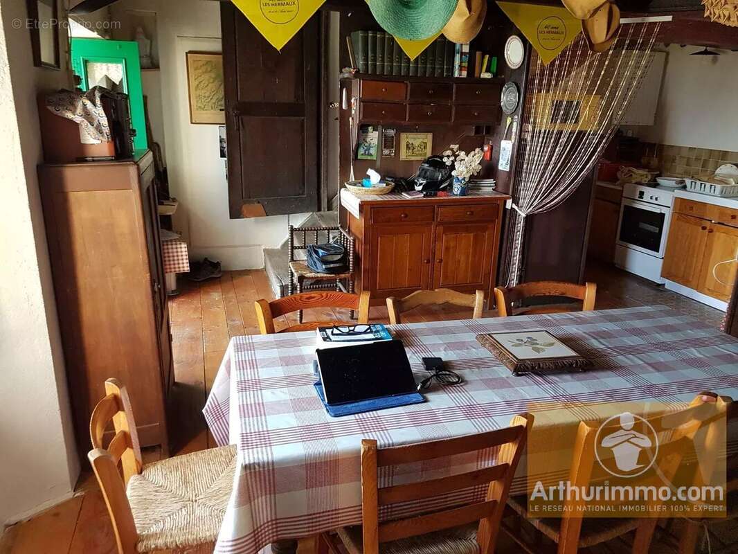 Maison à LES HERMAUX