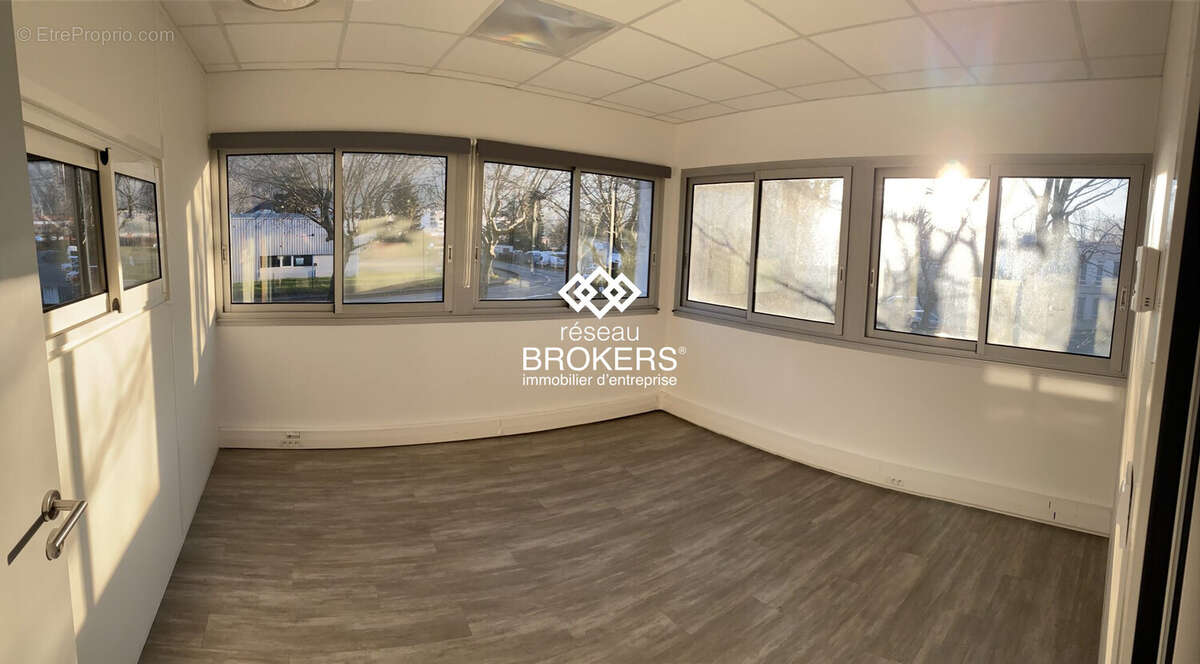 Commerce à SAINT-MARTIN-LE-VINOUX