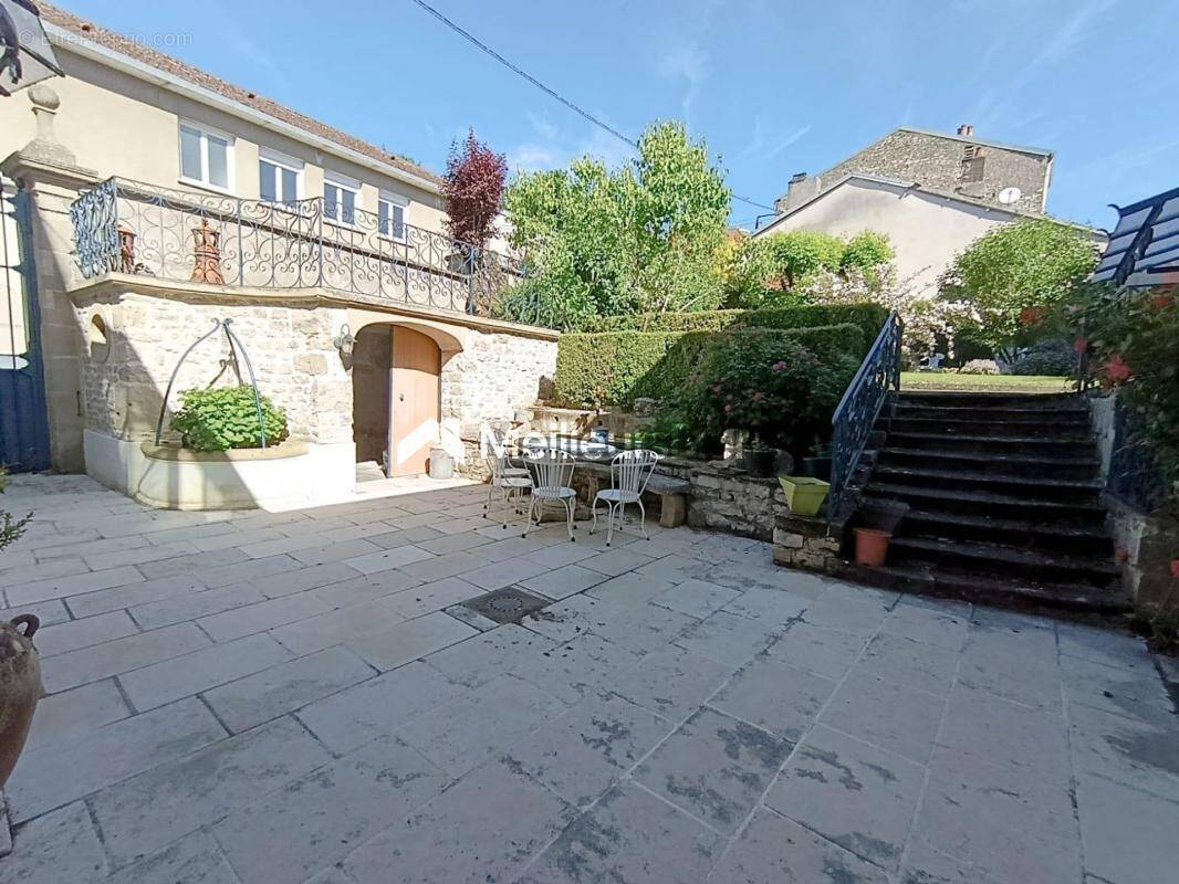 Maison à BOURBONNE-LES-BAINS