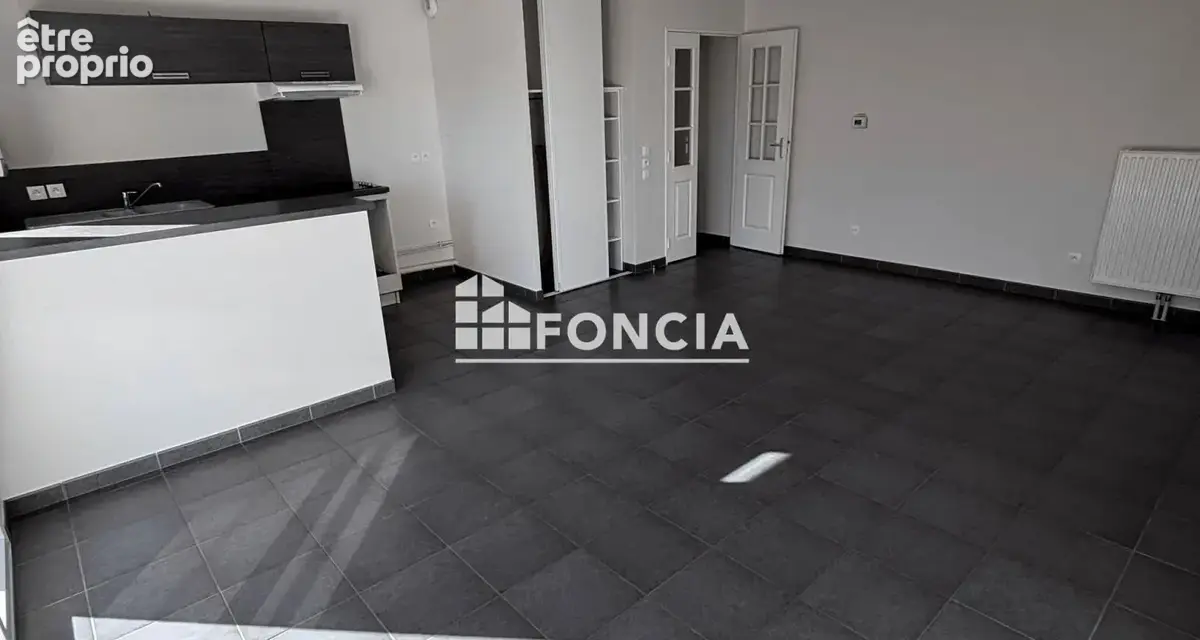    à vendre – bel appartement t3 avec terrasse, garage et stationnement extérieur dans une résidence récente - photo 2