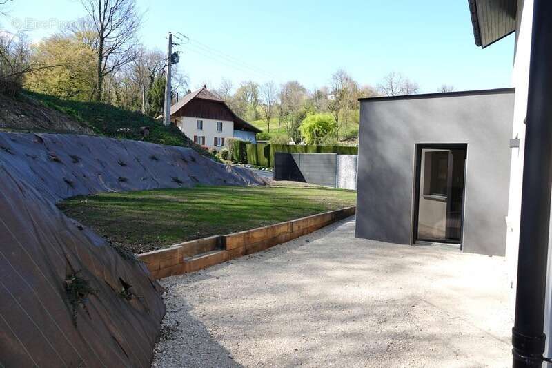 Maison à SONNAZ