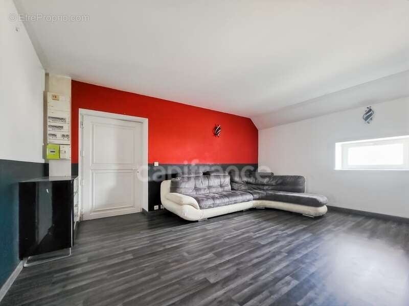CHAMPDÔTRE, maison familiale d'une surface de 255 m² au sol avec 7 chambres et piscine - photo 10
