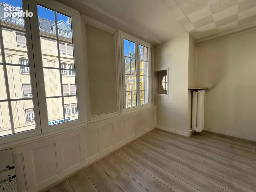 À VENDRE   Locaux professionnels de 196,69 m2 avec ascenseur, situé en plein coeur du centre-ville de Strasbou - photo 5