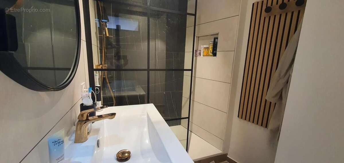 Appartement à MARSEILLE-3E