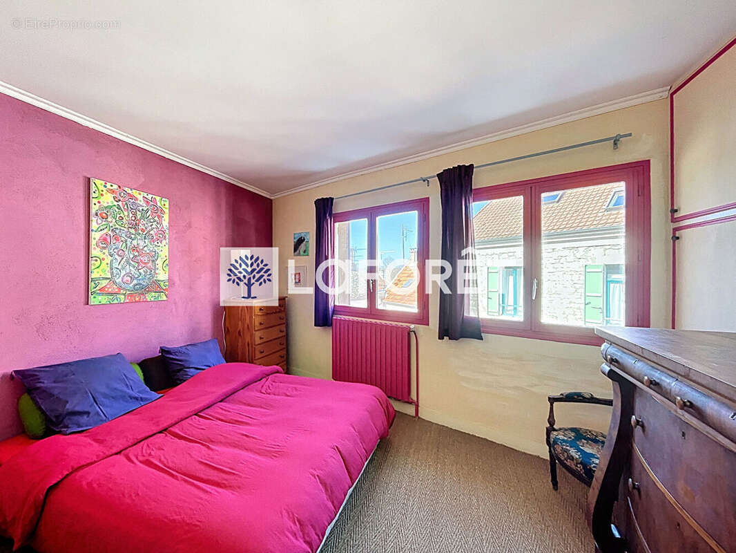 Maison à THIVERVAL-GRIGNON