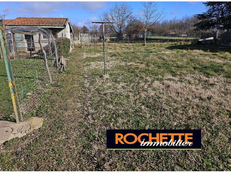 Terrain à SAINT-LAURENT-LA-CONCHE