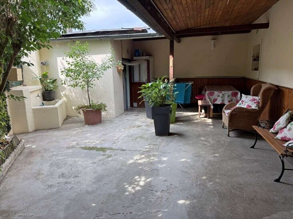 Villefagnan – Maison De 3 Chambres En Excellent Etat Avec Garage Double - photo 17