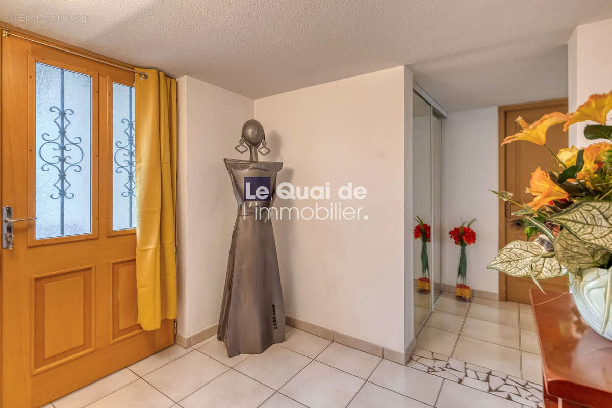 Maison à SAINT-SIMEON-DE-BRESSIEUX