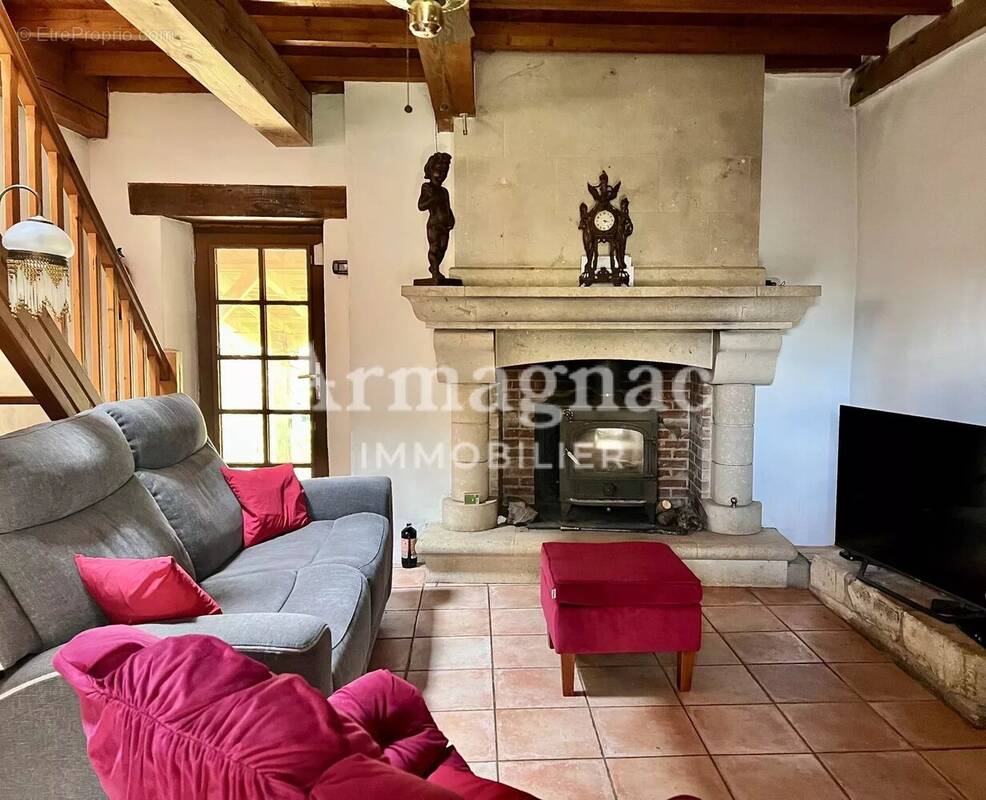 Maison à VIC-FEZENSAC