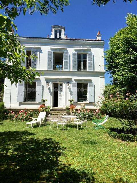 Facade2 - Maison à BRUNOY