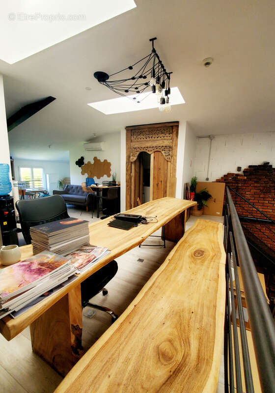 Commerce à EGUILLES