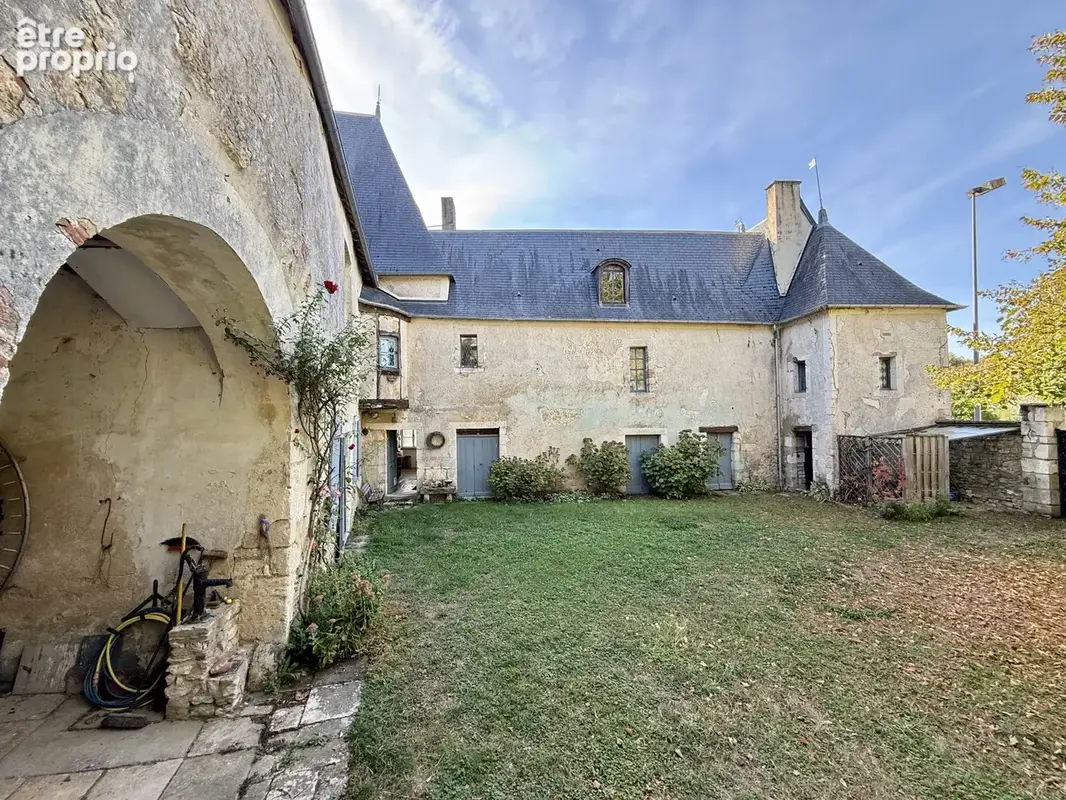 Manoir des XVᵉ & XVIᵉ siècles de 450 m2  dont 300 m2 déjà aménagés sur 880 m2 de terrain - photo 21