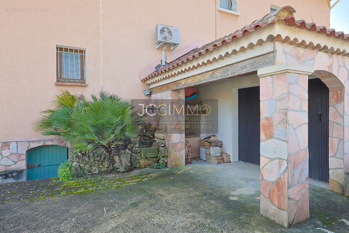 Maison à PIERREFEU-DU-VAR