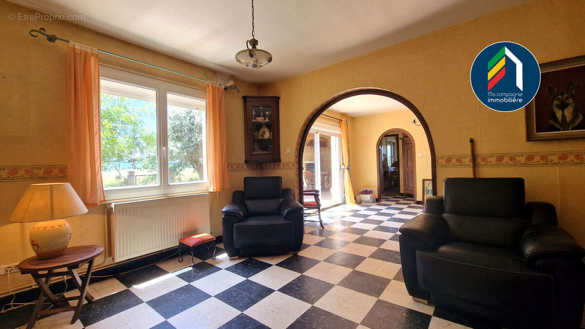 Maison à LA BEGUDE-DE-MAZENC