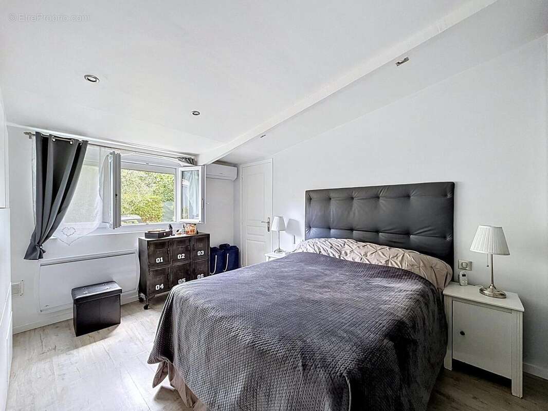 Photo 8 - Appartement à CHOISY-LE-ROI