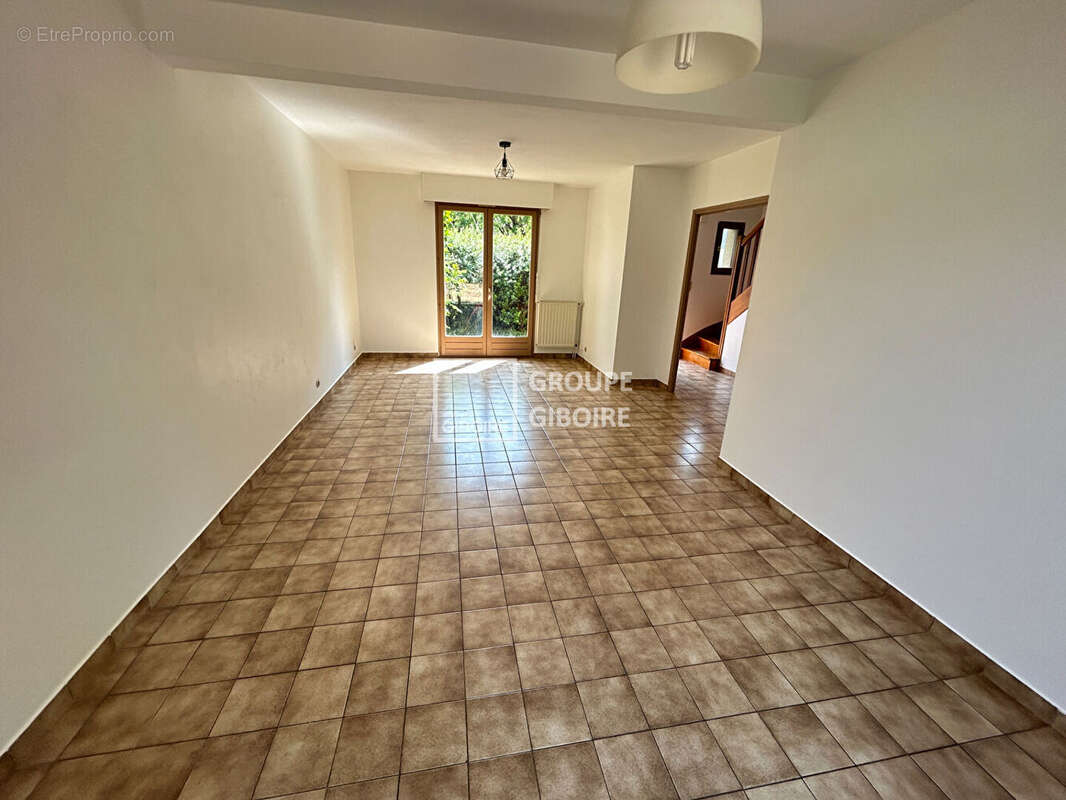 A VENDRE - Agence Giboire -Rennes Quartier Rapatel - Maison d'environ 88m2  habitables(102m² au sol) avec jardin exposé Ouest - photo 4