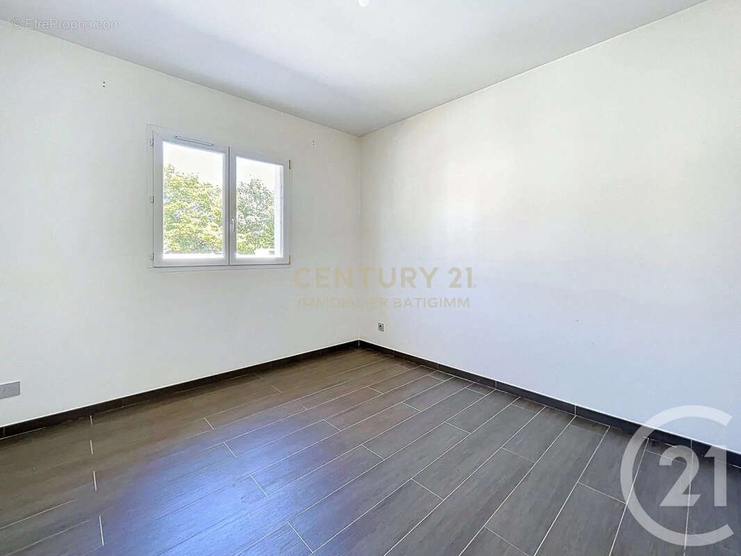 Maison 179 m² à Saint-Clair-De-La-Tour  - photo 6