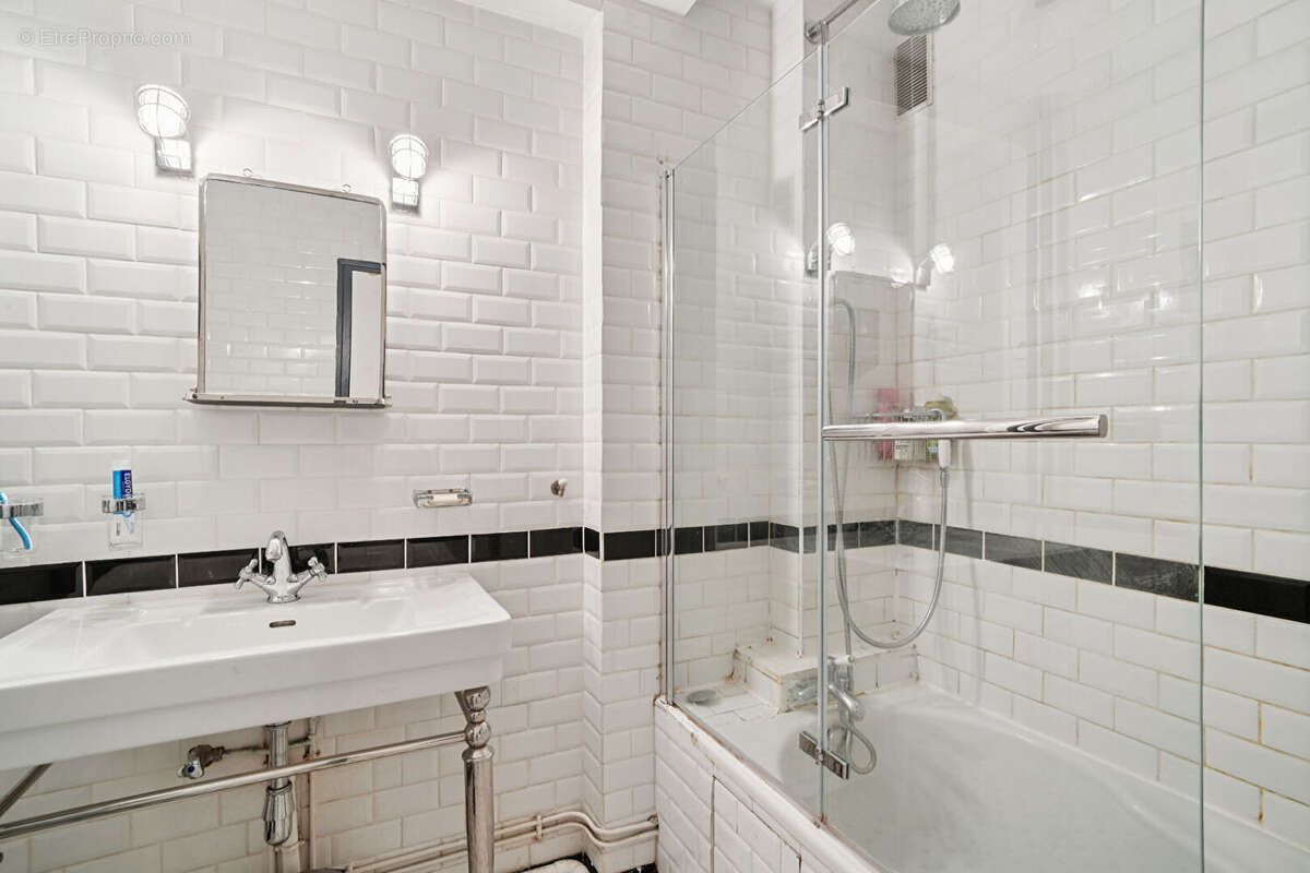 Appartement à PARIS-20E