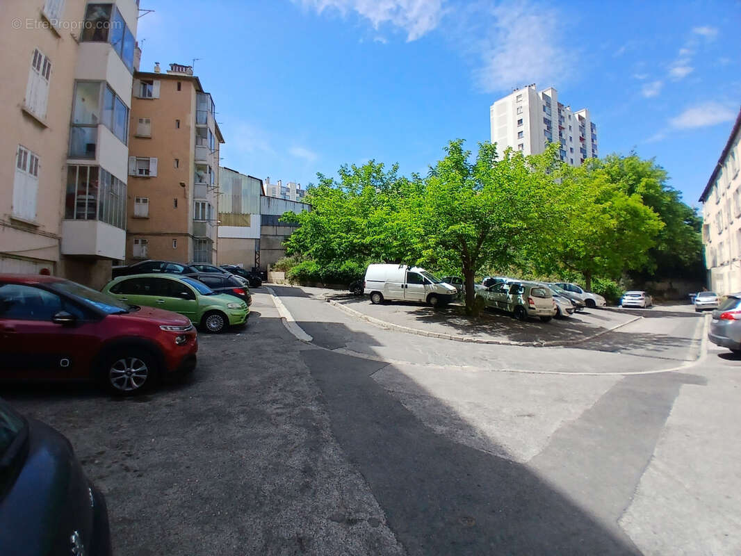 Appartement à MARSEILLE-15E