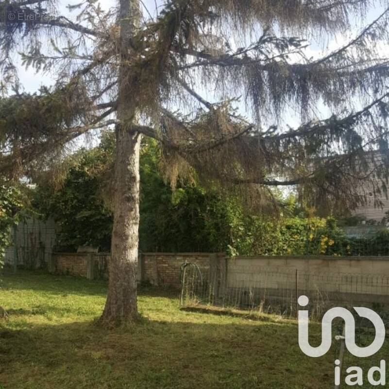 Photo 1 - Terrain à MONTREUIL