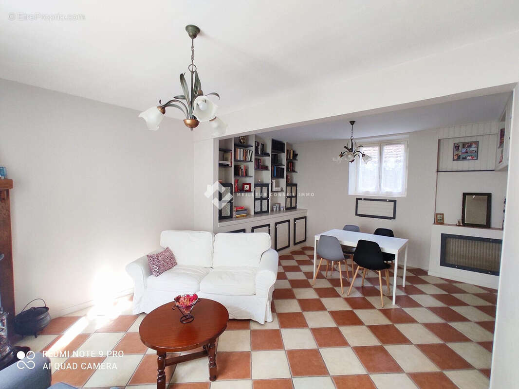 Maison 75 m² à Mandres-Les-Roses  - photo 2