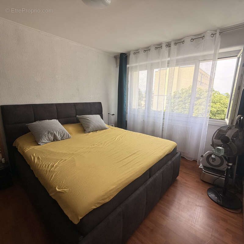 À vendre   F3 au dernier étage avec deux balcons   Saint-Louis, secteur central - photo 6