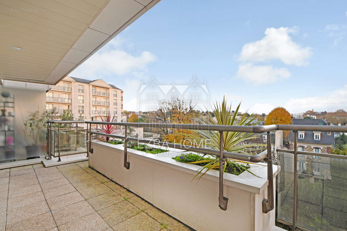 Appartement à ENGHIEN-LES-BAINS