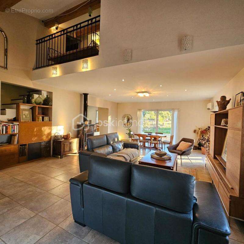 Maison à LA GARDE-FREINET