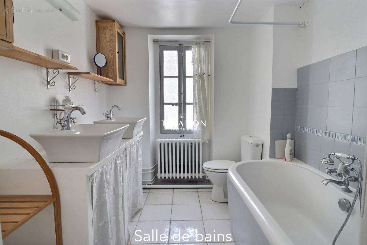 Maison à SAINT-NOM-LA-BRETECHE