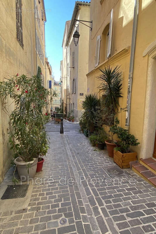 Appartement à MARSEILLE-2E