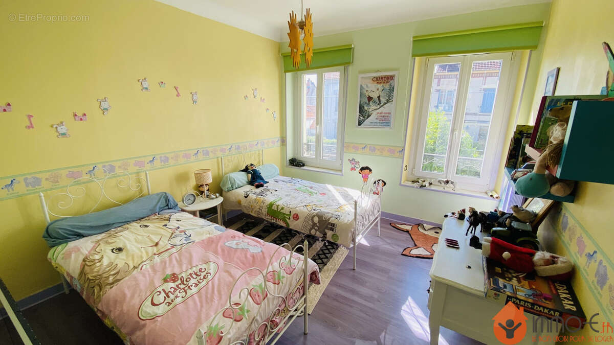 Maison 235 m² à Saint-Soupplets  - photo 9