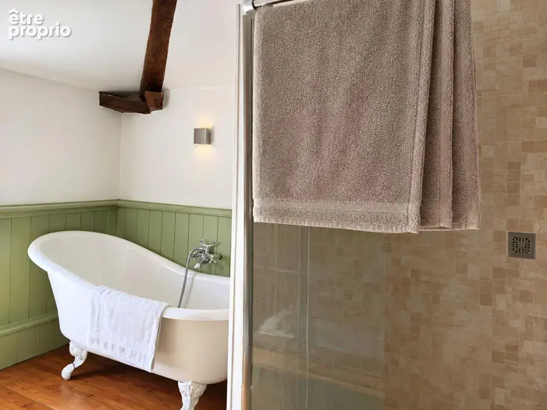 Maison VAL DE COGNAC 8 pièces, 4 chambres, avec piscine et jardin clos - photo 7