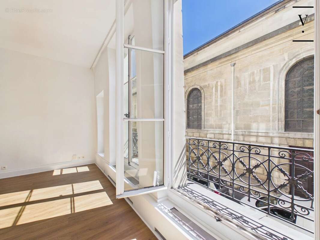 Appartement à PARIS-3E