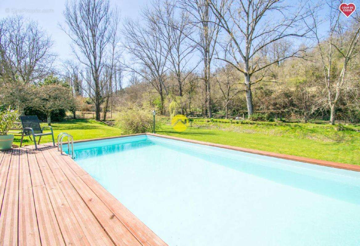 Maison à LE BUISSON-DE-CADOUIN