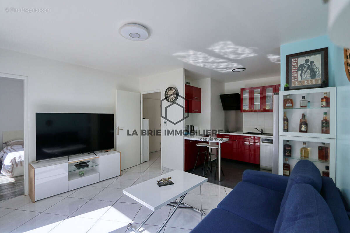 Appartement à BRIE-COMTE-ROBERT