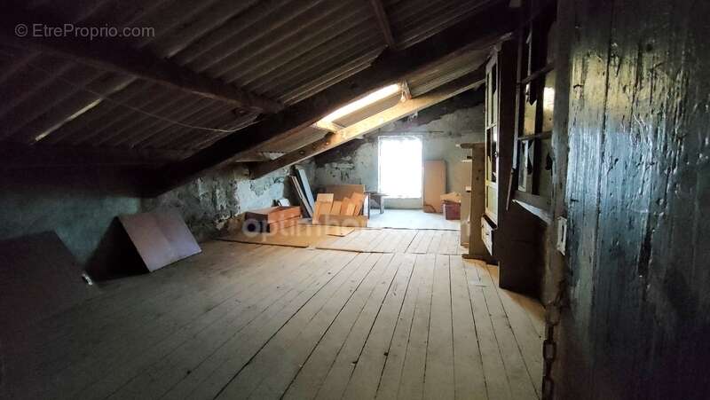 Maison à MONTHUREUX-SUR-SAONE