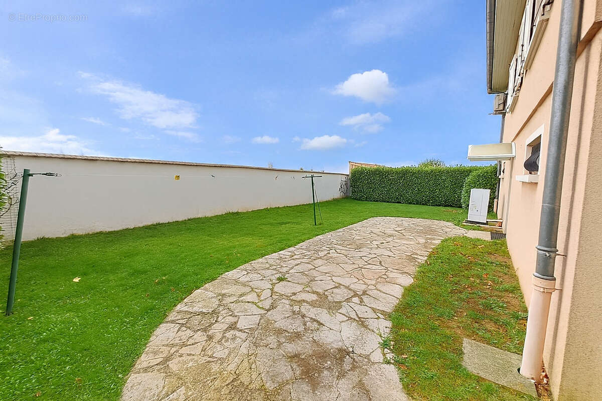 Maison à SAINT-ANDEOL-LE-CHATEAU