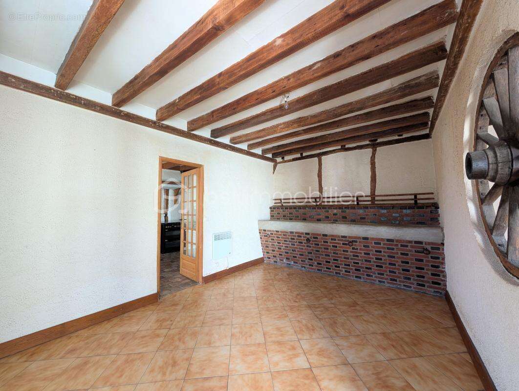 Charme & Authenticité : Magnifique Longère de 184 m² sur 880 m² de terrain - photo 9