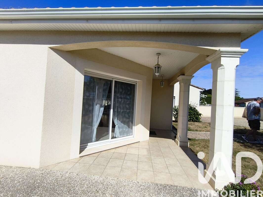 Photo 3 - Maison à LA COURONNE