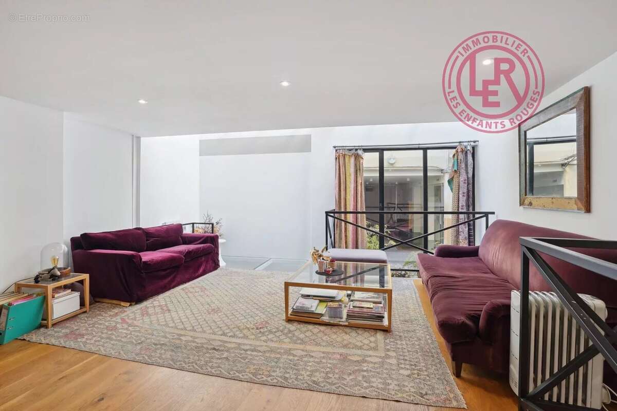 Commerce à PARIS-11E